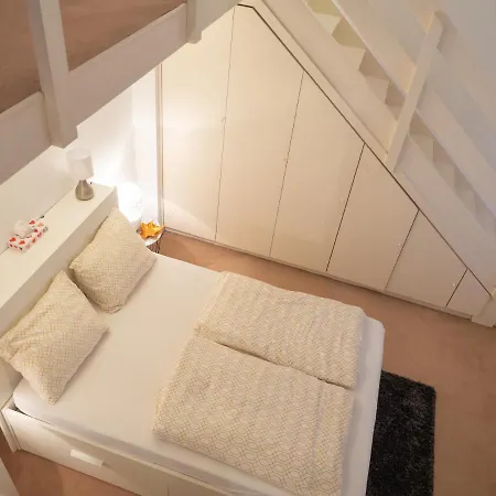 아파트 The Duplex *